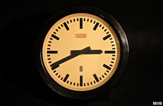 Horloge Bauhaus GW