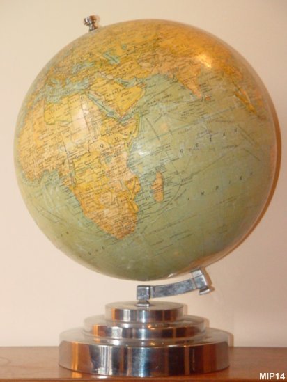 Mappemonde vers 1940, globe en carton, pitement chrom de style Art Dco