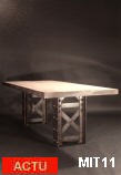 Table à manger rectangulaire, piètement 1900, poutrelle rivetée Eiffel, plateau en chêne brut serti d'acier. Modèle réalisable sur mesure.